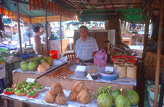 Brunei Bandar Seri Begawan Tamu Kianggeh Food Market 2