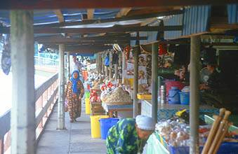 Brunei Bandar Seri Begawan Tamu Kianggeh Food Market