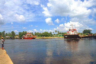 Brunei river crossing at Kuala Belait