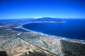 Bloubergstrand with Table mountain panorama from aircraft