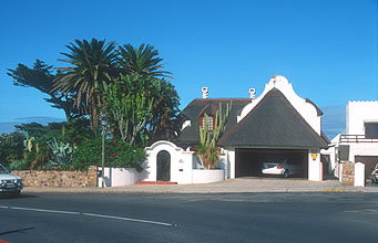 Hermanus villa in Cape Dutch style