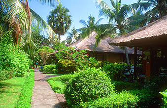 Kuta Legian Beach Hotel Bungalows