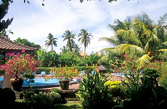 Matahari Bungalows in Kuta, Pool