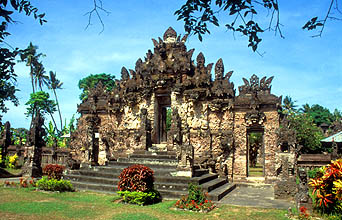 Meduwe Karang Temple