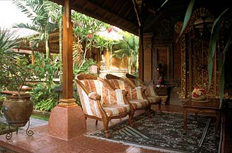 Bali Ubud Royal Palace chairs