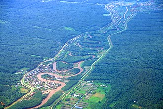 Sarawak - Settlement on a jungle-river (Borneo)