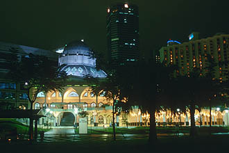 Kuala Lumpur - Mosque in KLCC park by night