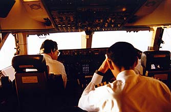 MH 747-400 Cockpit