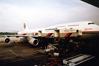 MH 747-400 at KUL