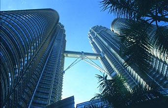 Petronas Twin Towers vertical view