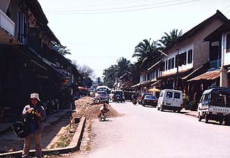 Thanon Sakkarine street, Luang Prabang