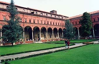 Universita' Cattolica di Milano, chiostro 1