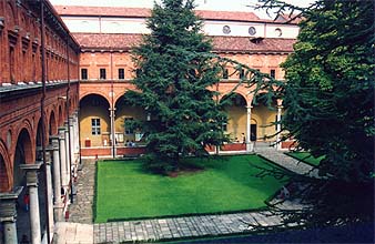 Universita' Cattolica di Milano, chiostro 2