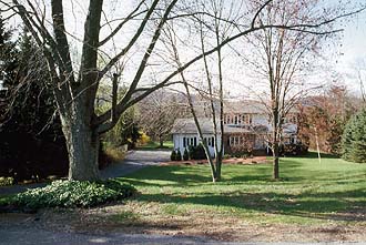 NYC_Fishkill_Typical_House_with_trees.jpg