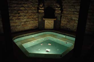 DPS Bali Ubud Bedulu Gubah Bali Exclusive Villas private whirlpool with frangipani flowers by night 01 3008x2000