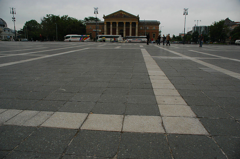 BUD Budapest - Heroes Square with Museum of fine Arts 02 3008x2000
