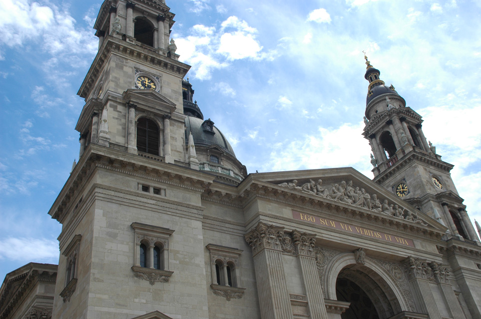 BUD Budapest - St. Stephen Basilica (Szent Istvan Bazilika) front facade 01 3008x2000