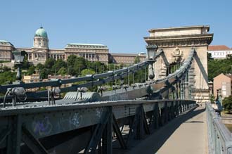 BUD Budapest - Chain Bridge (Szechenyi lanchid) with Castle Hill 01 3008x2000