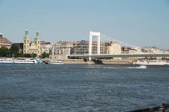 BUD Budapest - Elizabeth Bridge (Erzsebet hid) with  Inner-City Parish Church (Belvarosi Plebania Templom) 02 3008x2000