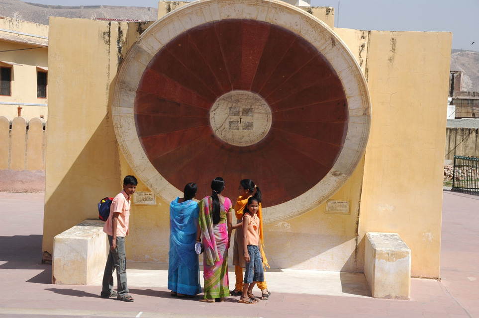 http://www.tropicalisland.de/india/rajasthan/jaipur/images/JAI%20Jaipur%20-%20Jantar%20Mantar%20observatory%203008x2000.jpg