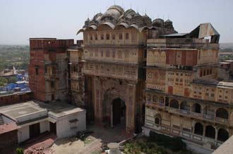 JAI Karauli in Rajasthan - City Palace main entrance gate 3008x2000