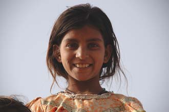 JAI Karauli in Rajasthan - portrait girl 01 3008x2000
