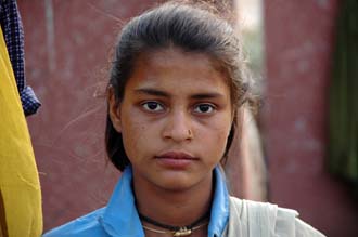 JAI Karauli in Rajasthan - portrait girl 04 3008x2000