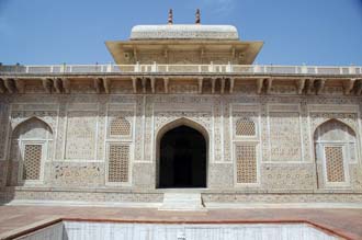 AGR Agra - Baby Taj or Itimad-ud-Daulah is the first Mughal structure totally built from marble 3008x2000