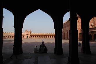 AGR Fatehpur Sikri ghost city - archways surround the big courtyard after the main entrance Buland Darwaza or Victory Gate 3008x2000