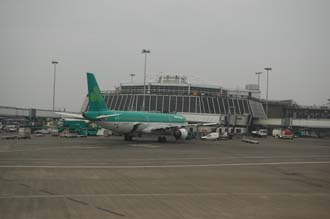 DUB Dublin Airport - Terminal building with Aer Lingus Airbus A320 at the gate 3008x2000