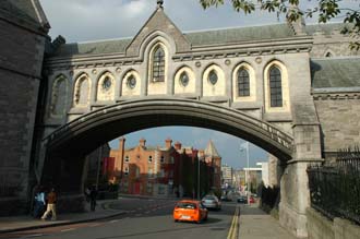 DUB Dublin - link bridge between Christ Church Cathedral and Dublinia 01 3008x2000