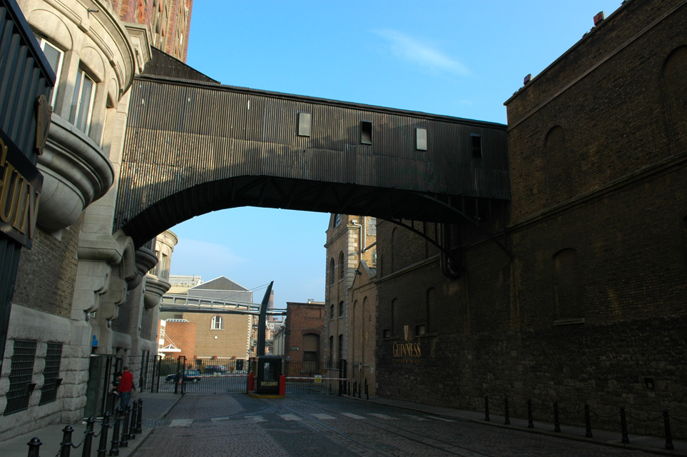 DUB Dublin - Guinness Storehouse and Brewery entrance gate 3008x2000