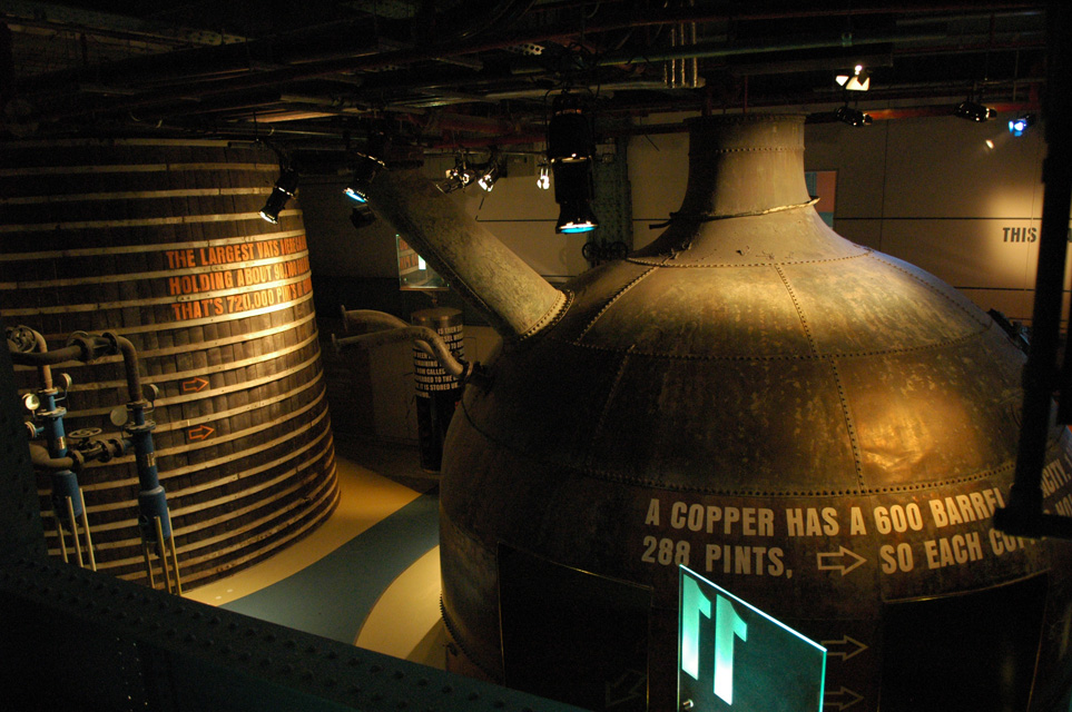 DUB Dublin - Guinness Storehouse and Brewery museum - fermenting vat and copper 3008x2000
