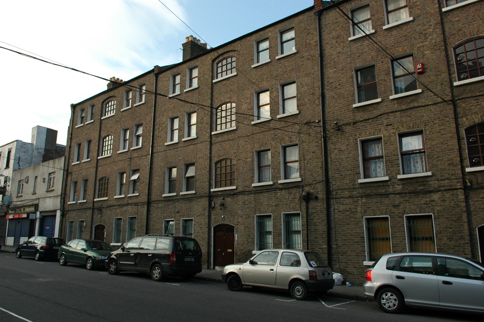 DUB Dublin - houses near Guinness Storehouse and Brewery 3008x2000