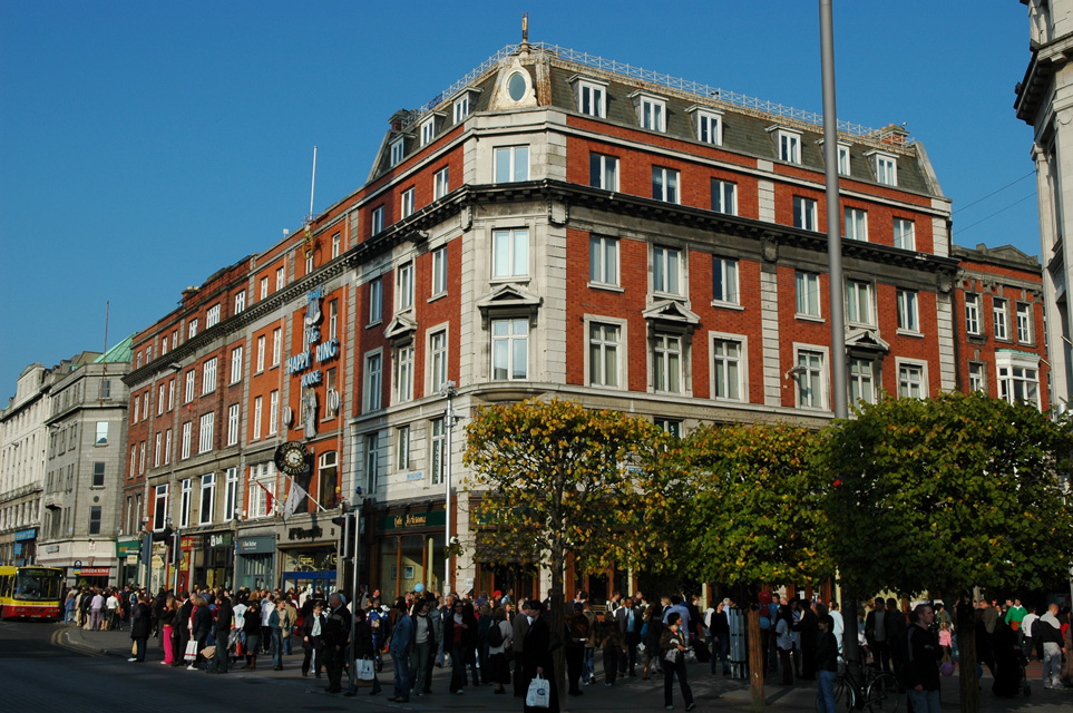 DUB Dublin - O Connell street intersection with Cathedral Street 3008x2000