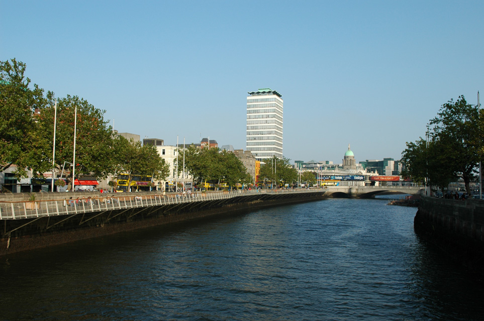DUB Dublin - Eden Quay and Custom House with River Liffey 01 3008x2000
