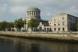 DUB Dublin - Four Courts and River Liffey from Merchants Quay 01 3008x2000