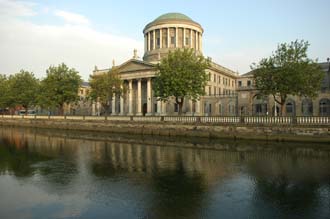 DUB Dublin - Four Courts and River Liffey from Merchants Quay 04 3008x2000