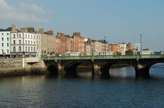 DUB Dublin - Grattan Bridge and River Liffey 3008x2000