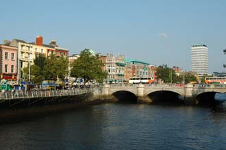 DUB Dublin - O Connell Bridge and Bachelors Walk with River Liffey 03 3008x2000