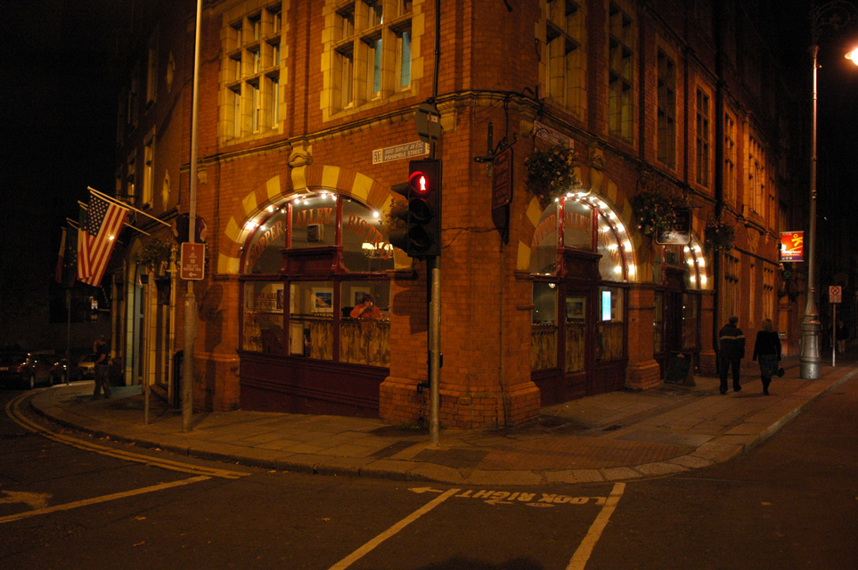 DUB Dublin - Copper Alley Bistro in Lord Edward Street by night 3008x2000