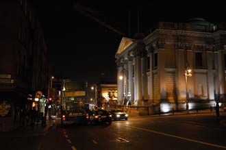 DUB Dublin - City Hall on Lord Edward Street by night 3008x2000