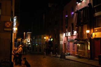 DUB Dublin - Temple Bar street by night 04 3008x2000