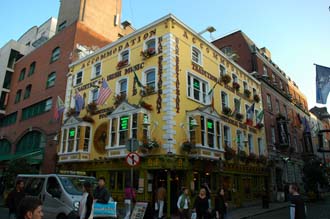 DUB Dublin - The Oliver St John Cogart Bar on Temple Bar 3008x2000