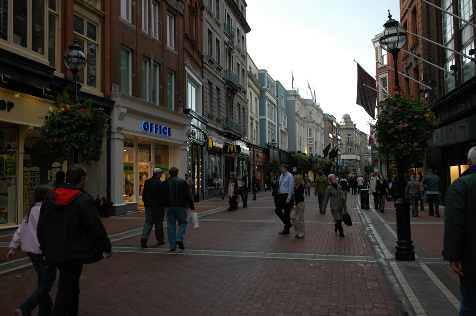 DUB Dublin - Grafton Street shops 02 3008x2000