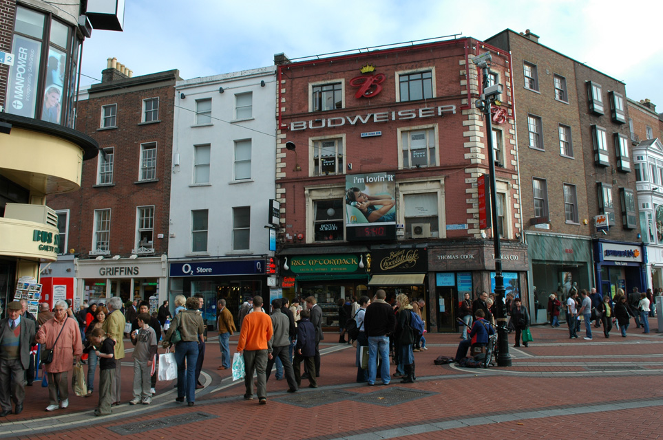 DUB Dublin - King Street South intersection with Grafton Street 3008x2000