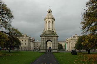DUB Dublin - Trinity College Campanile panorama from Library Square 01 3008x2000