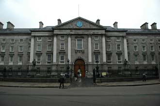 DUB Dublin - Trinity College main portal 01 3008x2000