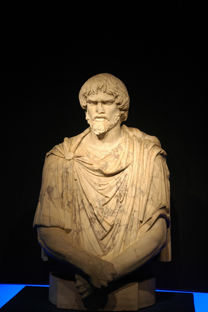 FCO Rome - Colosseum marble statue in the museum 3008x2000