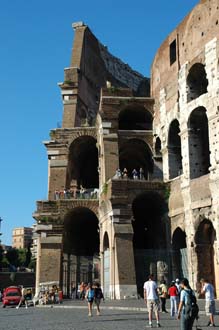 FCO Rome - Colosseum detail of the three tiers 3008x2000